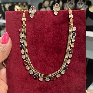 Multicolour choker with studs